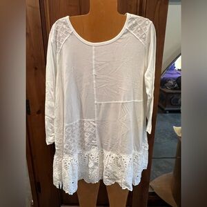 LOGO Lori Goldstein white eyelet long sleeve tunic top round neck size large
